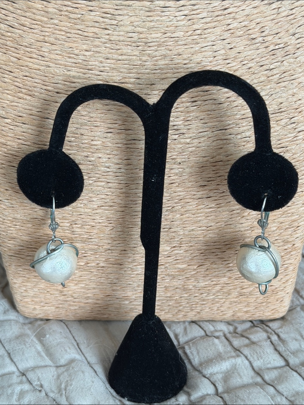 Cream Orb Drop Earrings peatlixrd clips